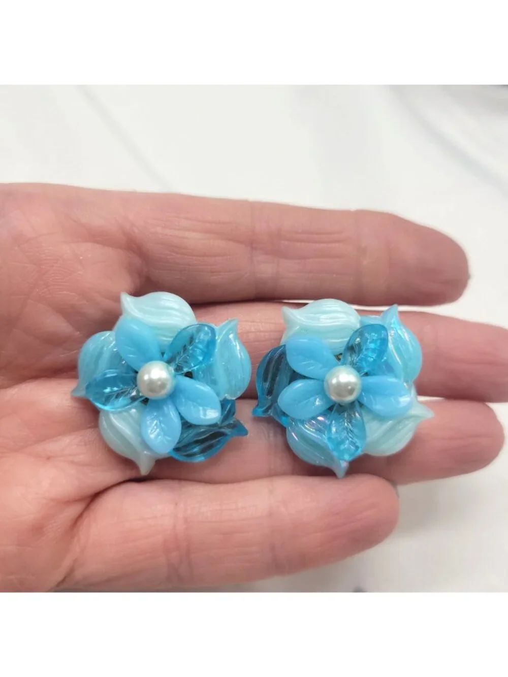 Vintage West Germany Blue Floral Clip-On Earrings Faux Pearl Bead Cluster - Picture 7 of 7